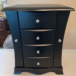 Black jewelry box